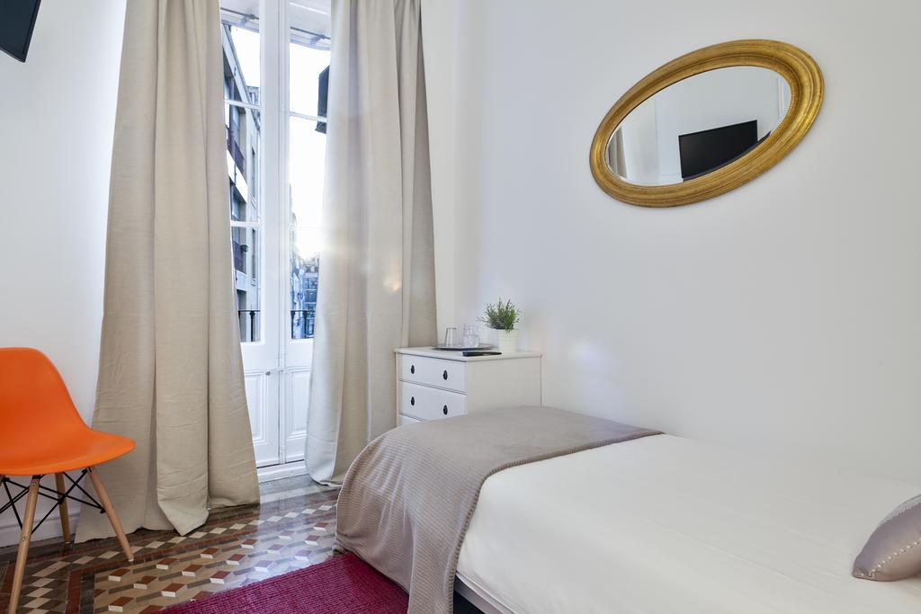 Plaza Catalunya Guest House Барселона Стая снимка